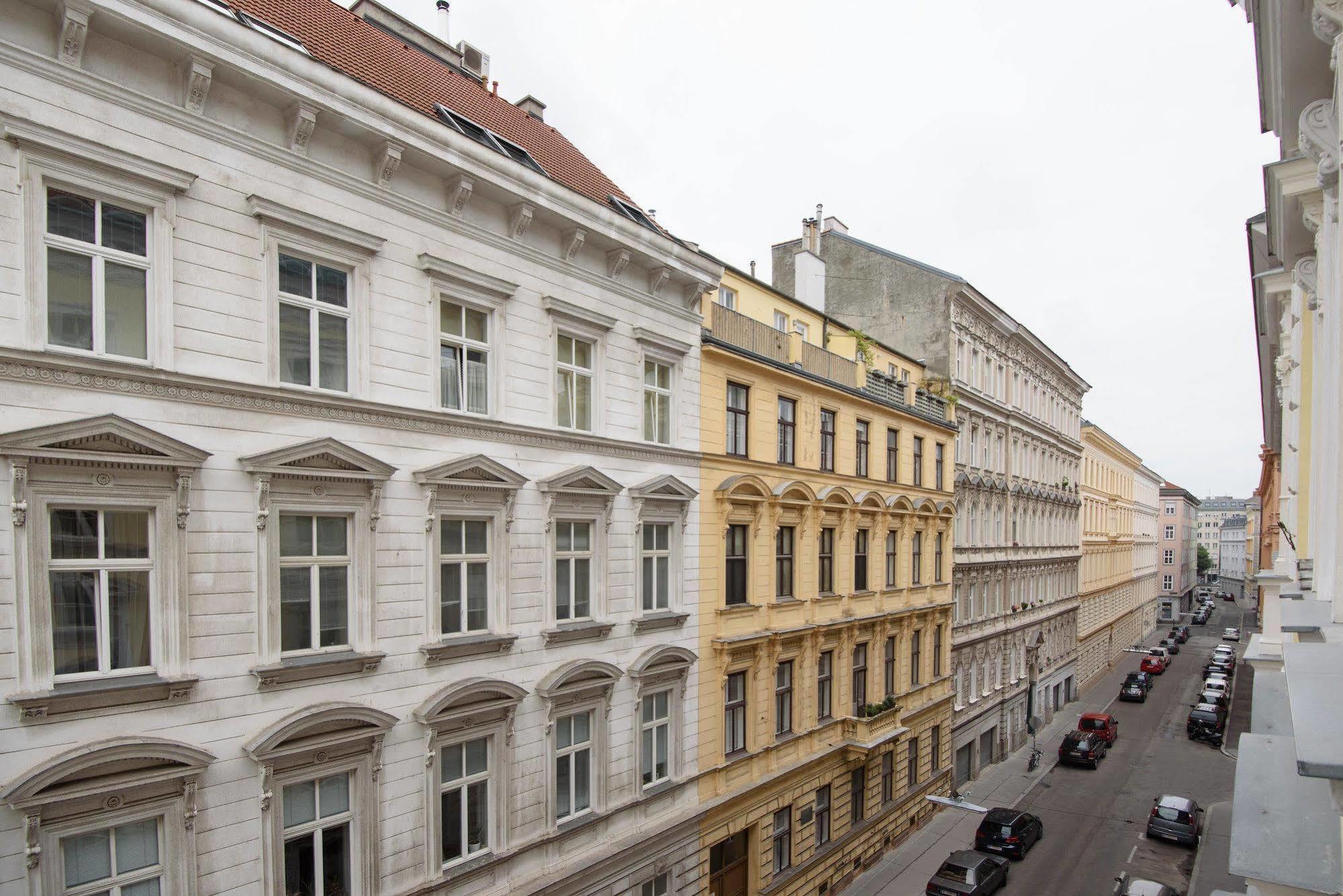 Royal Resort Apartments Urania Wien Exteriör bild