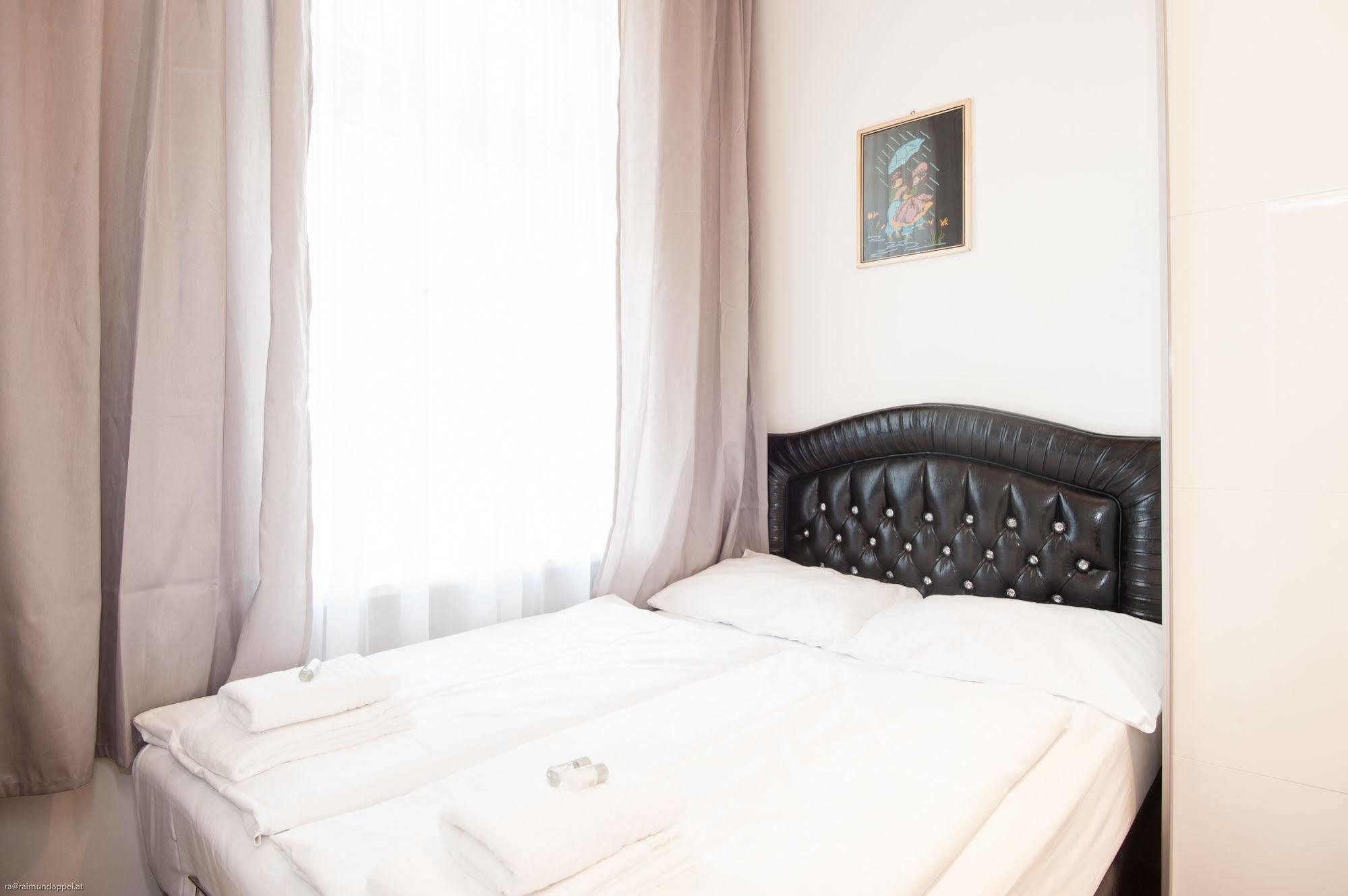 Royal Resort Apartments Urania Wien Exteriör bild